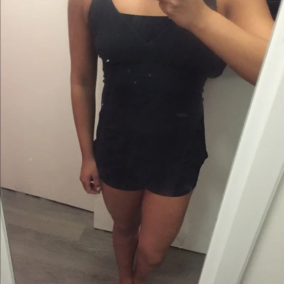 Lululemon Black Open Back Onesie Sz 6 - Picture 3 of 4